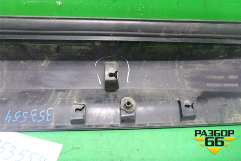 Накладка двери передней правой (DK6221064AD) для Land Rover Range Rover Sport с 2013-2022г (Спорт)