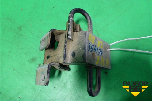 Петля двери задней правой нижняя (4D0833411С) для Audi A8 с 1998-2003г (А8)