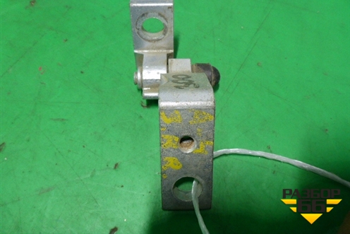 Петля двери задней правой верхняя для Skoda Octavia (А4) с 1997-2011г (Октавия)