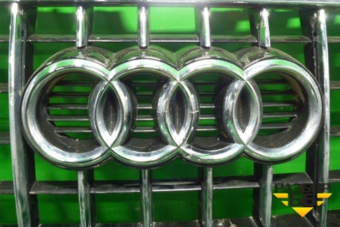 Решетка радиатора (после 2012г под парктроник) (8R0853651S) для Audi Q5 c 2008-2017г