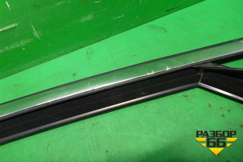 Уплотнитель стекла двери передней правой (с хромом) для Mercedes Benz E-Klass W213 с 2016г (Е)