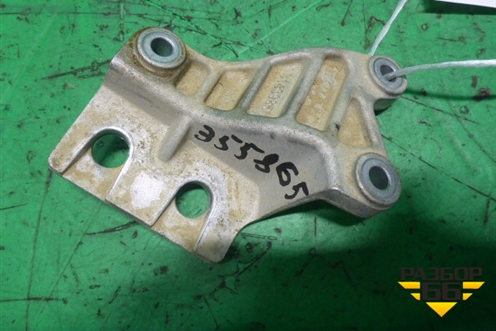 Кронштейн выпусного коллектора (2.0л B4204T11) (31439850) для Volvo XC60 с 2008-2017г (ХС60)