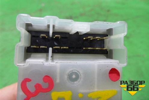 Кнопка стеклоподъёмника (задняя левая) (254311MK0A) для Infiniti Infiniti QX56/QX80 (Z62) с 2010г (Ку икс56/80)