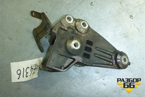 Кронштейн двигателя для Infiniti Infiniti QX56/QX80 (Z62) с 2010г (Ку икс56/80)