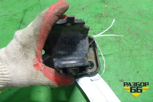 Кронштейн двигателя правый (5.6л VK56) для Infiniti Infiniti QX56/QX80 (Z62) с 2010г (Ку икс56/80)