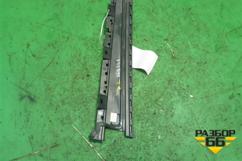 Накладка двери задней левой (передняя на рамку хетчбэк) (BM51A254A41) для Ford Focus 3 с 2011г (Фокус)