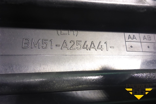 Накладка двери задней левой (передняя на рамку хетчбэк) (BM51A254A41) для Ford Focus 3 с 2011г (Фокус)