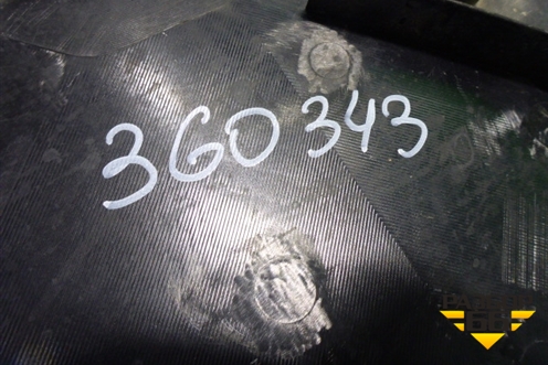 Накладка декоративная на двигатель (2.0л LF) (L3721102F1) (L372102F1) для Mazda Mazda 5 с 2005-2010г