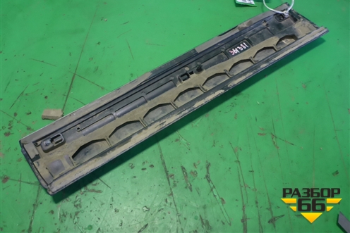 Накладка двери задней правой (после 2012г крашеная) (8R0853970L) для Audi Q5 c 2008-2017г (Ку 5)