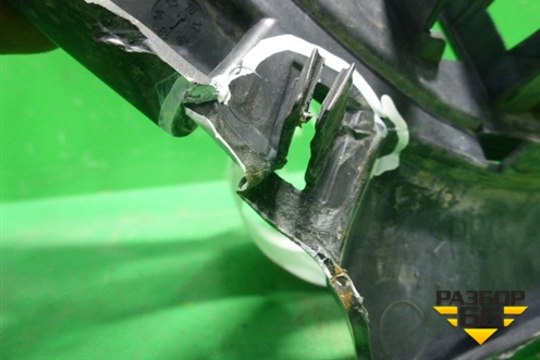 Кронштейн переднего бампера центральный (под парктроник) (A1668853965) для Mercedes Benz GLS-Klass X166 с 2015г (ГЛС)