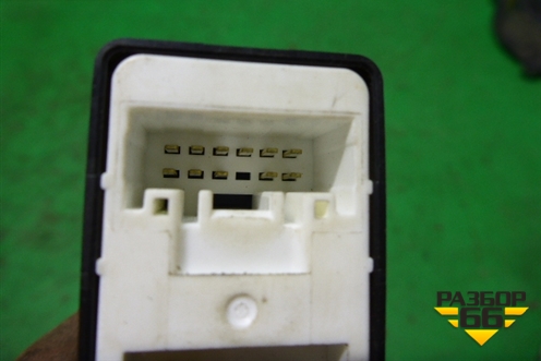 Кнопка стеклоподъёмника (передняя правая) (GKL156370A) для Mazda Mazda 6 (GJ) с 2012-2025г