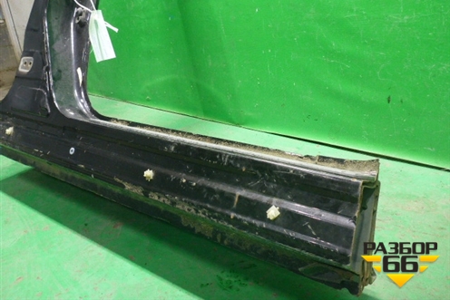 Порог со стойкой правый для Nissan Tiida (C11X) с 2004-2013г (Тиида)