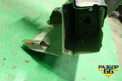 Порог со стойкой правый для Nissan Tiida (C11X) с 2004-2013г (Тиида)