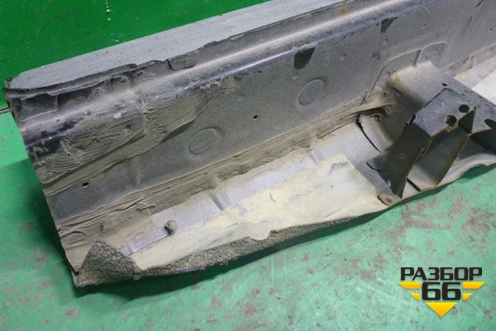 Порог со стойкой правый для Nissan Tiida (C11X) с 2004-2013г (Тиида)