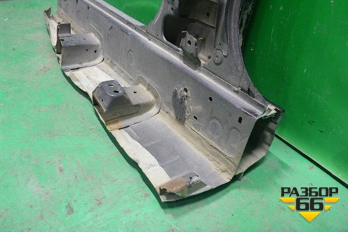 Порог со стойкой правый для Nissan Tiida (C11X) с 2004-2013г (Тиида)