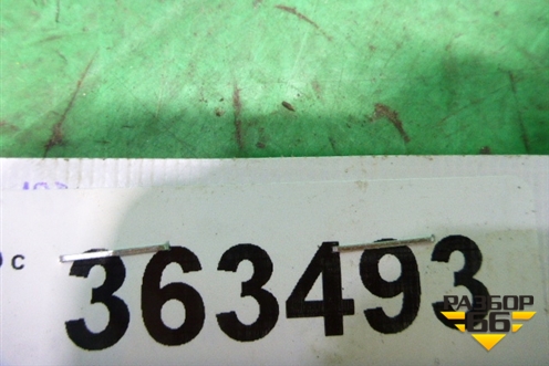 Накладка декоративная (в проём двери багажника правая) (6445748020) для Lexus RX 300 c 2009-2015г (РХ)