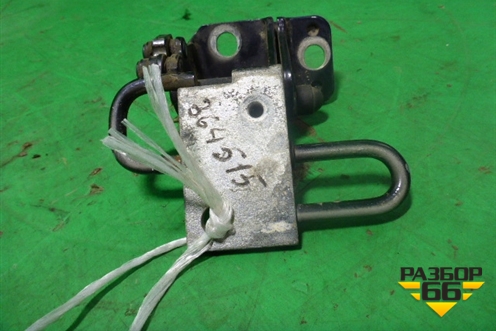 Петля двери задней левой нижняя (3C8833411B) для Volkswagen Passat (B6) с 2005-2010г (Пассат Б6)