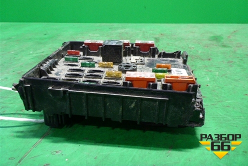 Блок предохранителей подкапотный (3C0937125) для Volkswagen Passat (B6) с 2005-2010г (Пассат Б6)