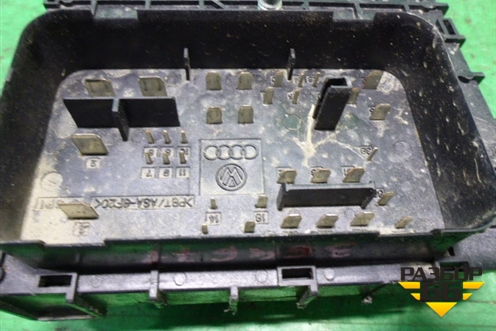 Блок предохранителей подкапотный (3C0937125) для Volkswagen Passat (B6) с 2005-2010г (Пассат Б6)