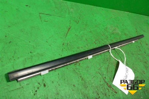 Накладка стекла заднего правого для Nissan Qashqai (J10E) с 2006-2013г (Кашкай)