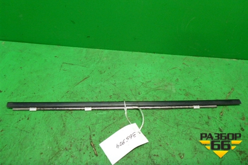 Накладка стекла заднего правого для Nissan Qashqai (J10E) с 2006-2013г (Кашкай)