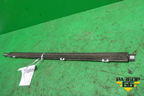 Накладка стекла заднего правого для Nissan Qashqai (J10E) с 2006-2013г (Кашкай)