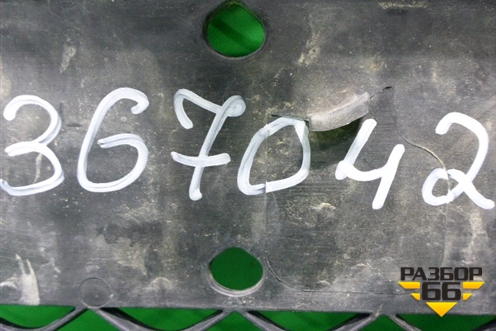 Решетка в передний бампер центральная (AMG под парктроник) (A2928855122) для Mercedes Benz GLE-Klass (купе) C292 с 2015г (ГЛЕ)