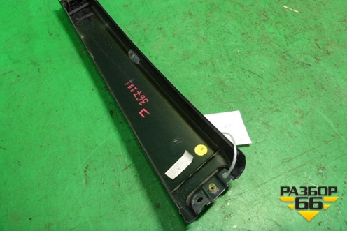 Накладка стойки (центральной правой) для Volkswagen Touareg c 2002-2010г (Туарег)