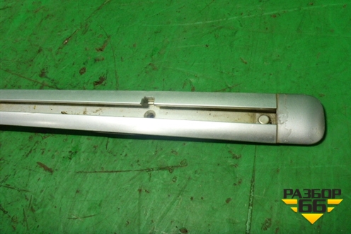 Молдинг крыши правый (7L6860184E) для Volkswagen Touareg c 2002-2010г (Туарег)