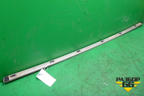 Молдинг крыши правый (7L6860184E) для Volkswagen Touareg c 2002-2010г (Туарег)