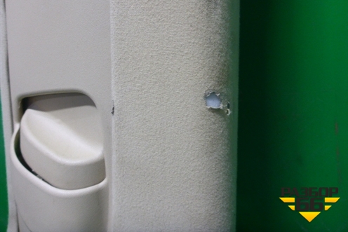 Обшивка стойки центральная верхняя правая (бежевая) для Lexus RX 300 c 2009-2015г (РХ)