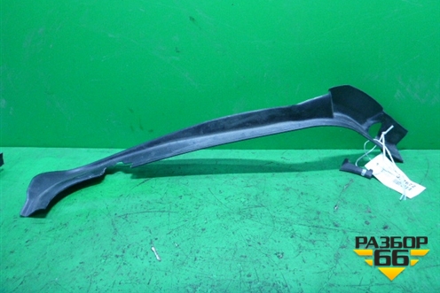 Накладка декоративная (в проем двери багажника правая) (6445748020) для Lexus RX 300 c 2009-2015г (РХ)