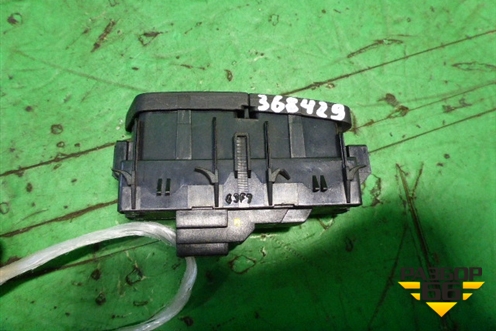 Кнопка центрального замка (правая) (A2048706410) для Mercedes Benz C-Klass W204 с 2007-2014г (Ц)