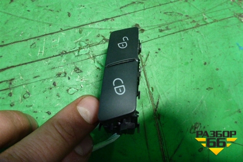 Кнопка центрального замка (правая) (A2048706410) для Mercedes Benz C-Klass W204 с 2007-2014г (Ц)