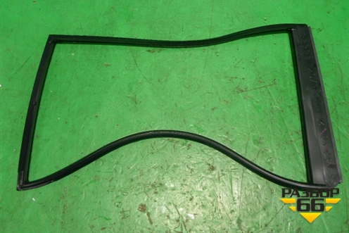 Уплотнитель стекла двери задней правой (форточки новый) (5736A052) для Mitsubishi Pajero/Montero с 2007г (Паджеро 4/Монтеро)