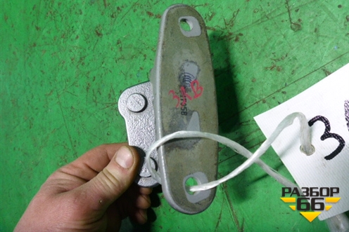 Петля двери задней левой верхняя (A2047300137) для Mercedes Benz C-Klass W204 с 2007-2014г (Ц)