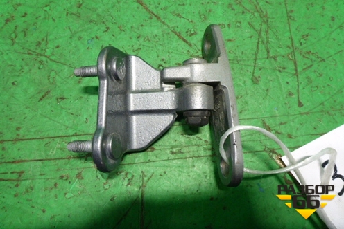 Петля двери задней левой верхняя (A2047300137) для Mercedes Benz C-Klass W204 с 2007-2014г (Ц)