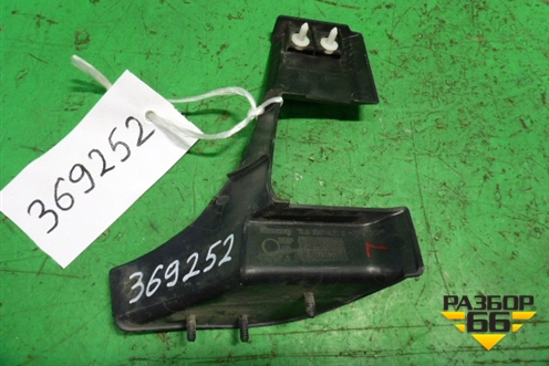 Накладка декоративная (на петлю двери багажника левая) (7L6867437G) для Volkswagen Touareg c 2002-2010г (Туарег)