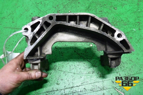 Кронштейн КПП нижний (к двигателю 1.3л JTD) (55182191) для Fiat Doblo с 2005-2015г (Добло)