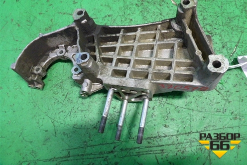 Кронштейн двигателя правый (1.3л JTD) (55208369) для Fiat Doblo с 2005-2015г (Добло)