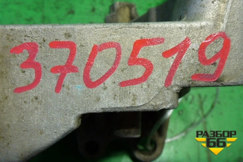 Кронштейн двигателя правый (1.3л JTD) (55208369) для Fiat Doblo с 2005-2015г (Добло)