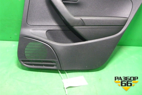 Обшивка двери задней правой под электрику (6RU867212) для Volkswagen Polo (седан) с 2010г (Поло)