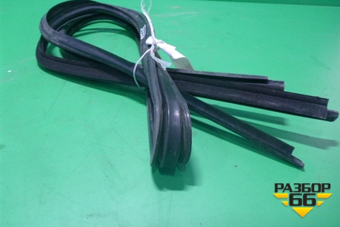 Уплотнитель стекла двери правой для Renault TRUCK Premium 2 с 2005-2013г (Премиум 2)