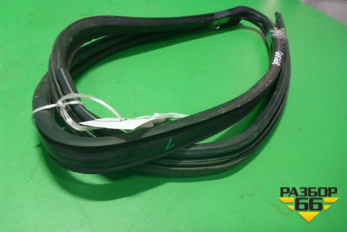 Уплотнитель стекла двери левой для Renault TRUCK Premium 2 с 2005-2013г (Премиум 2)