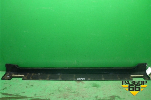 Накладка на порог наружная правая (877543N000) для Hyundai Equus с 2010г (Экус)