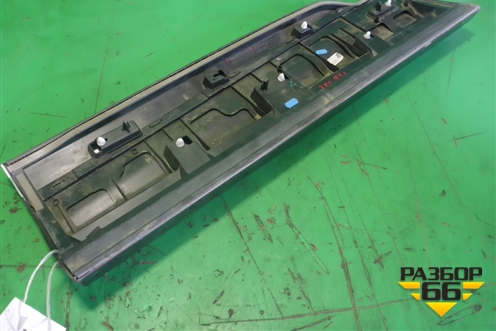 Накладка двери задней правой (4M0853970F) для Audi Q7 c 2015г (Ку 7)