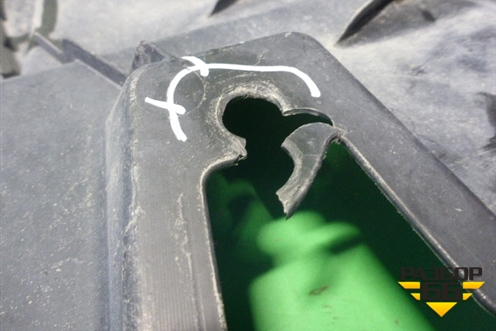 Защита антигравийная левая (задняя) (5872448030) для Lexus RX 300 c 2009-2015г (РХ)