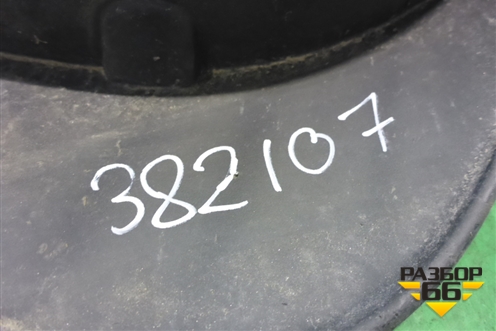 Брызговик задний левый (788139019R) для Nissan Terrano с 2014г (Терано)