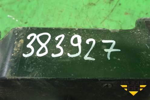 Кронштейн заднего бампера центральный (4M0807458) для Audi Q7 c 2015г (Ку 7)