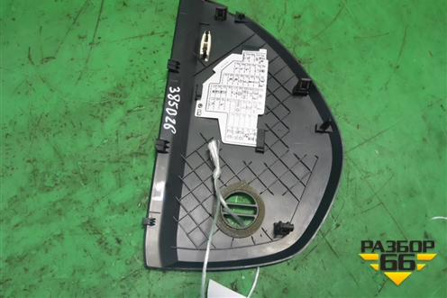 Накладка на торпедо (боковая левая) (1Z0857503) для Skoda Octavia (А5) с 2004-2013г (Октавия)